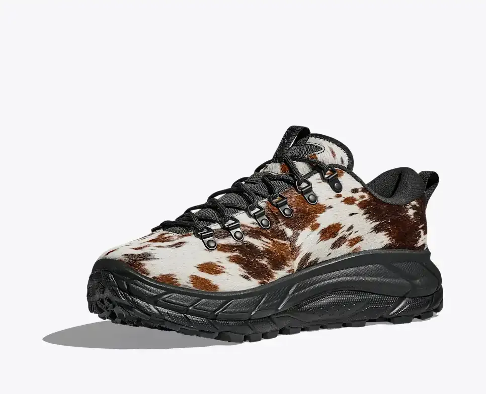 HOKA Tor Summit + Pirate Black